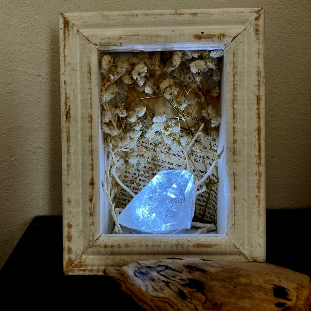 鉱物コラージュ箱／きらら舎