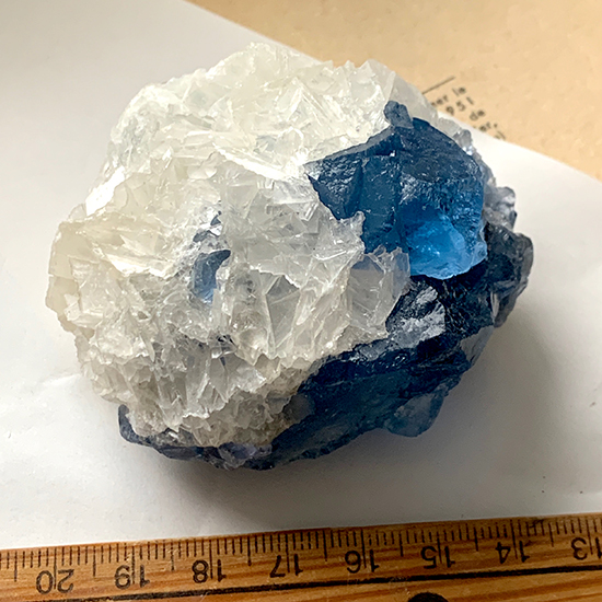 湖南省産の青い蛍石／きらら舎